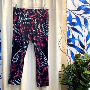 Women’s Avia Multi Color Cropped Leggings Size 4-6